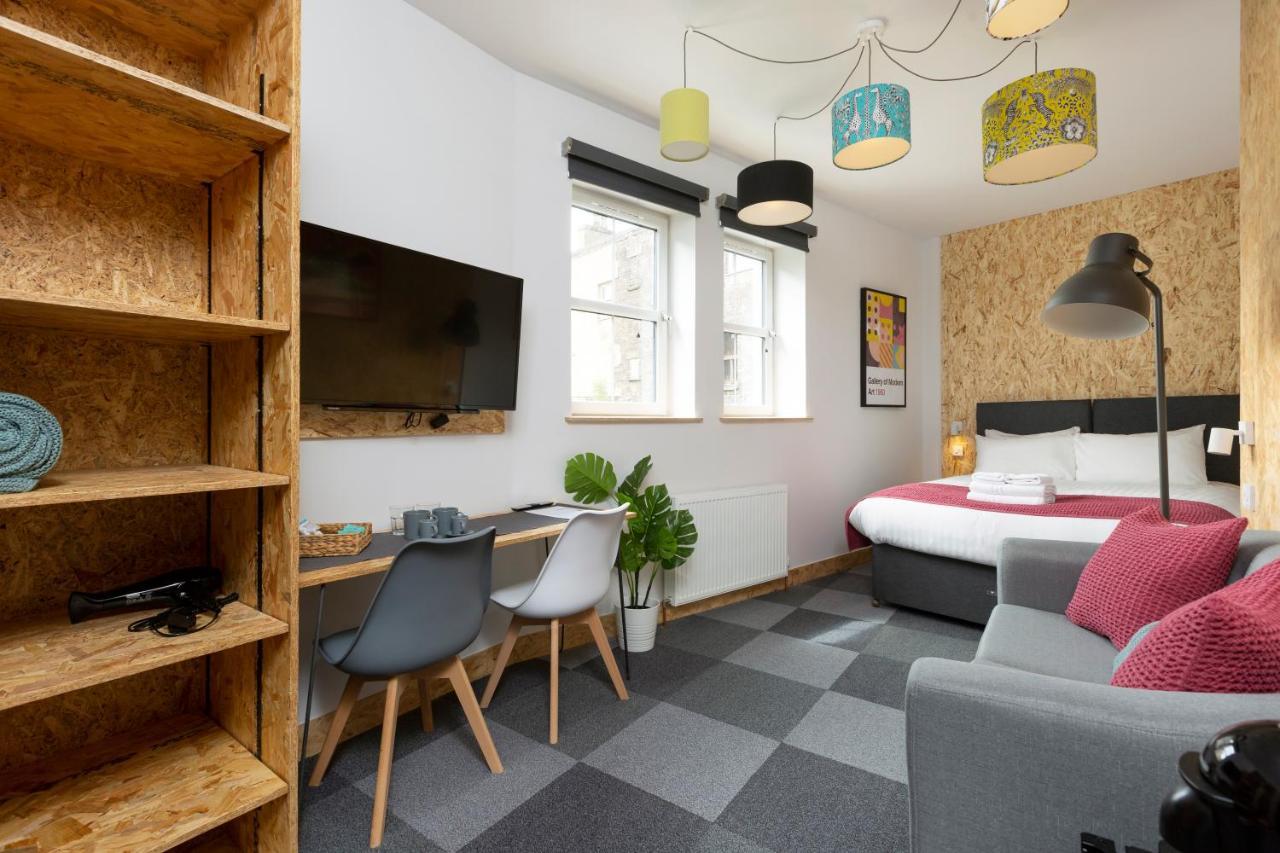 On The Walk — Photos 1